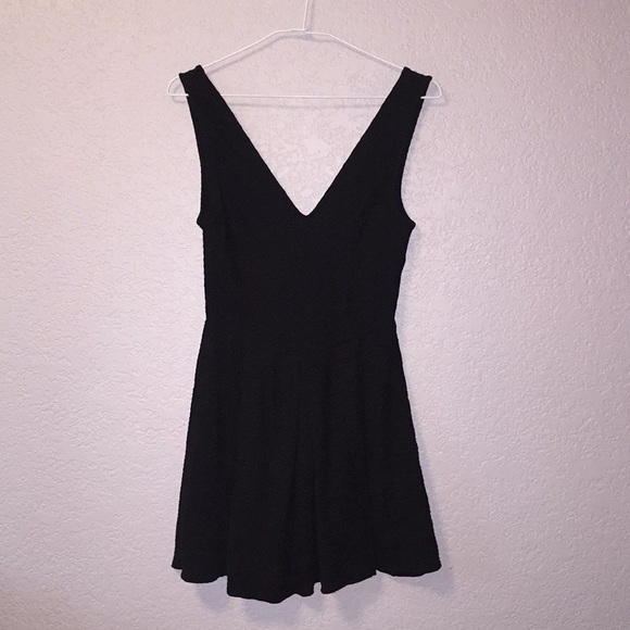 Urban Outfitters Dresses & Skirts - NWOT Open back little black dress